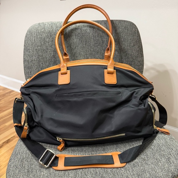 JEMMA Birdie 43 Black Duffle Gym Bag Tote Diaper Baby Bag Makeup Bag - Picture 2 of 16